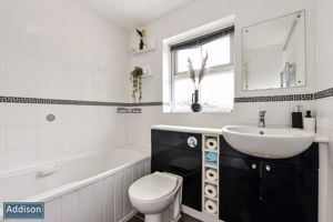 Family Bathroom- click for photo gallery